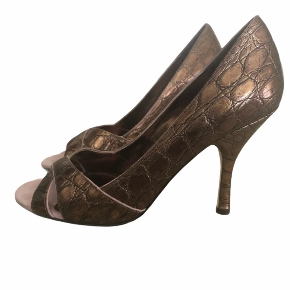 Enzo Angiolini bronze peep toe heels